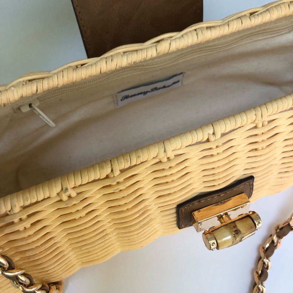 Woven Straw Shoulder Bag with Brown Trim and Gold Chain - Picture 7 of 9